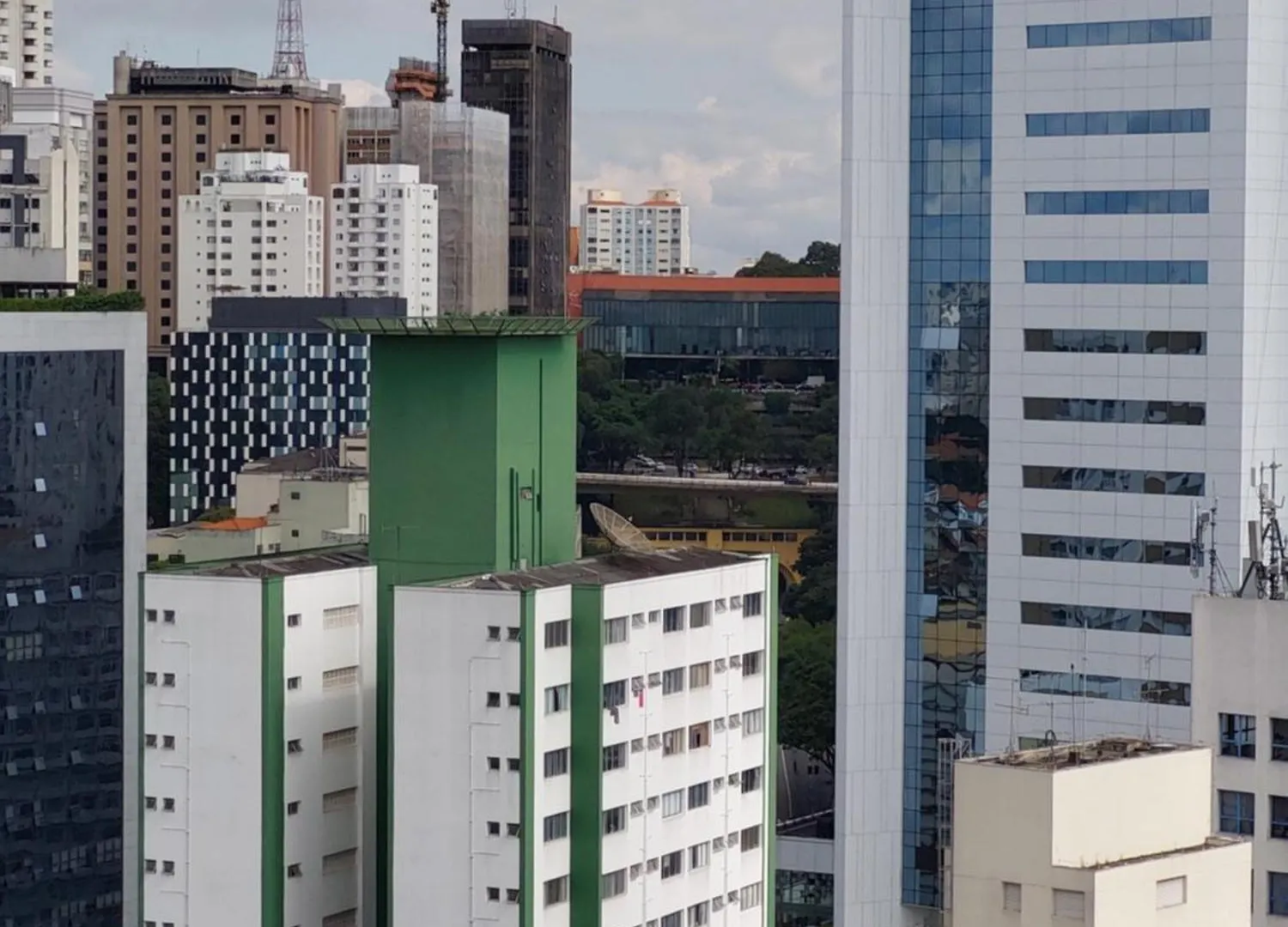 Bela Vista Excelente Local Ao Lado Da Frei Caneca E Sirio Libanes 5 Sao Paulo 0*,  Brazil